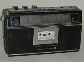 CASSETTE AM-FM-MPX Tape Player-Recorder Lloyd's Brand