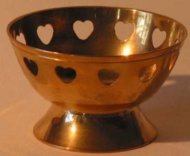 BRASS BOWL WITH HEART ACCENTS