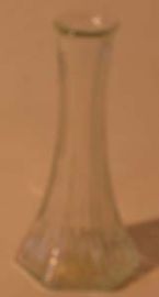 PETITE CLEAR GLASS BUD VASE