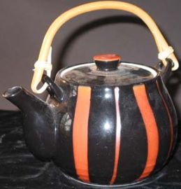 BROWN & RUST VERTICALLY STRIPED TEAPOT !
