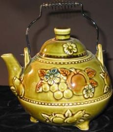 AVOCADO GREEN JAPANESE CERAMIC TEAPOT