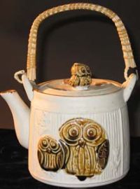 CERAMIC WISE OWL TEAPOT! Owl Collector Alert!