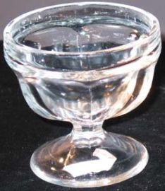 CLEAR GLASS ONE-SCOOP ICE CREAM DISH