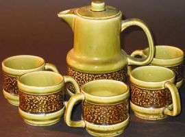 AVOCADO GREEN- LARGE TEAPOPT WITH 5 CUPS