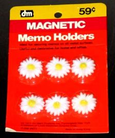 MAGNETIC DAISY MEMO HOLDERS