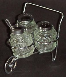 CONDIMENT SET-3 PIECES  IN SHINY CART HOLDER