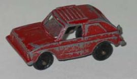 SMALL RED DIE CAST METAL CAR