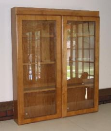 Wall-mounted cabinet unit