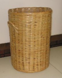 Wicker laundry basket